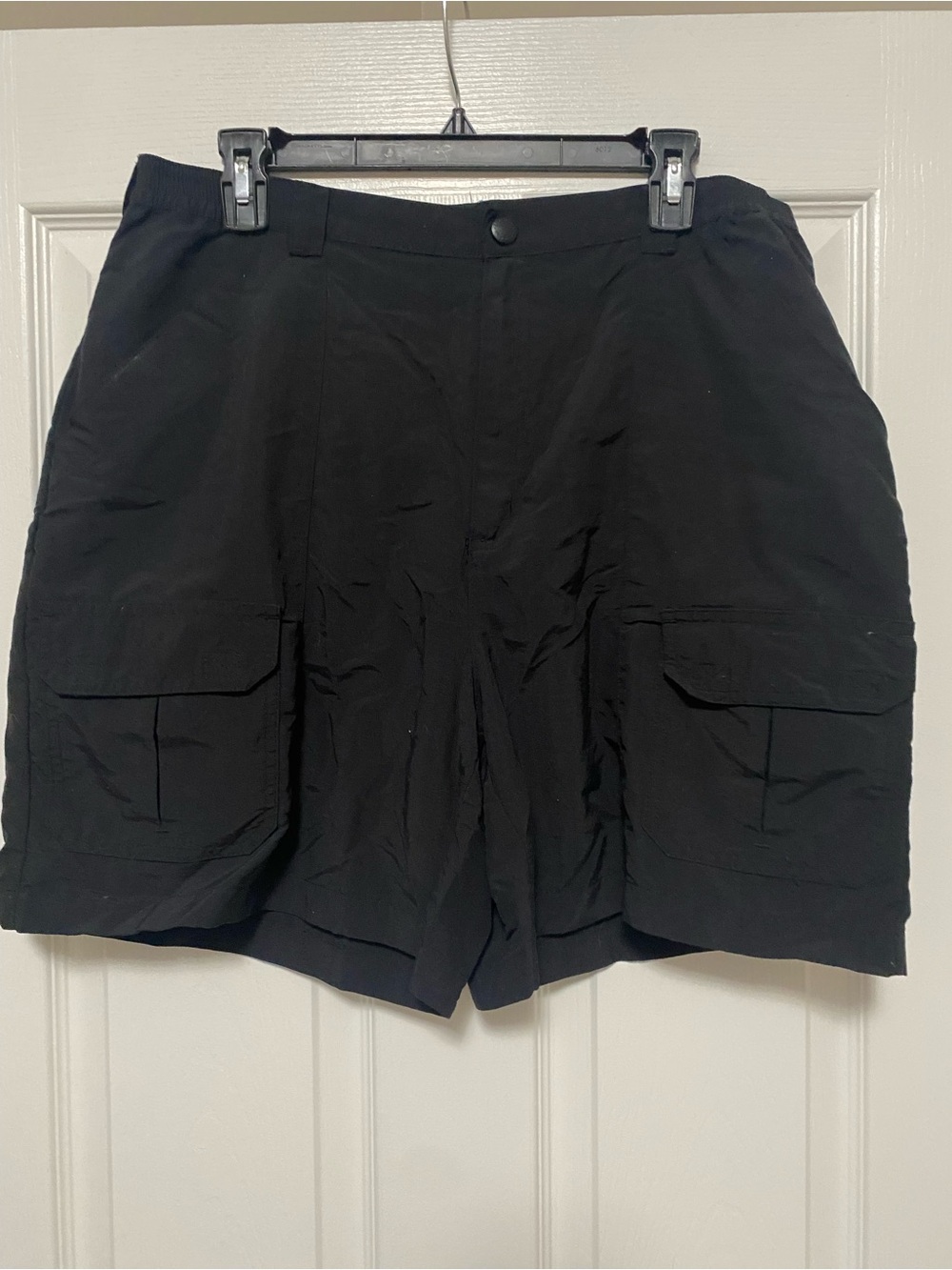 Woman’s  LL Bean Black Cargo Shorts